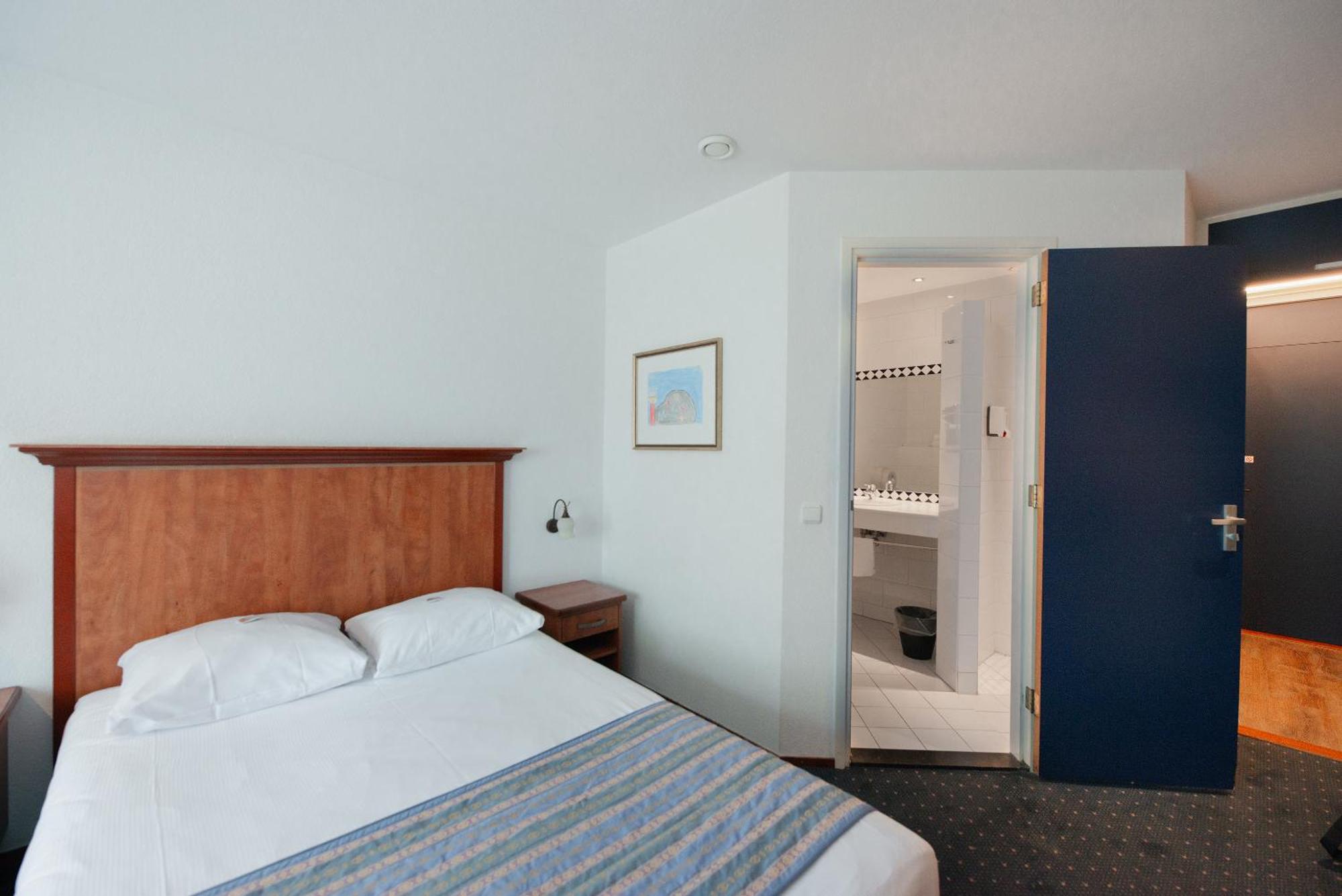Boutique Hotel Herbergh Amsterdam Airport Free Parking Badhoevedorp Dış mekan fotoğraf